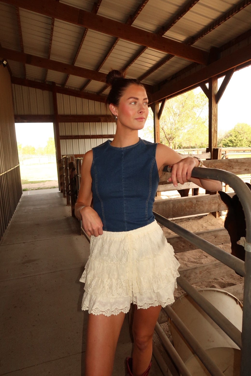 LACE RUFFLE SKORT