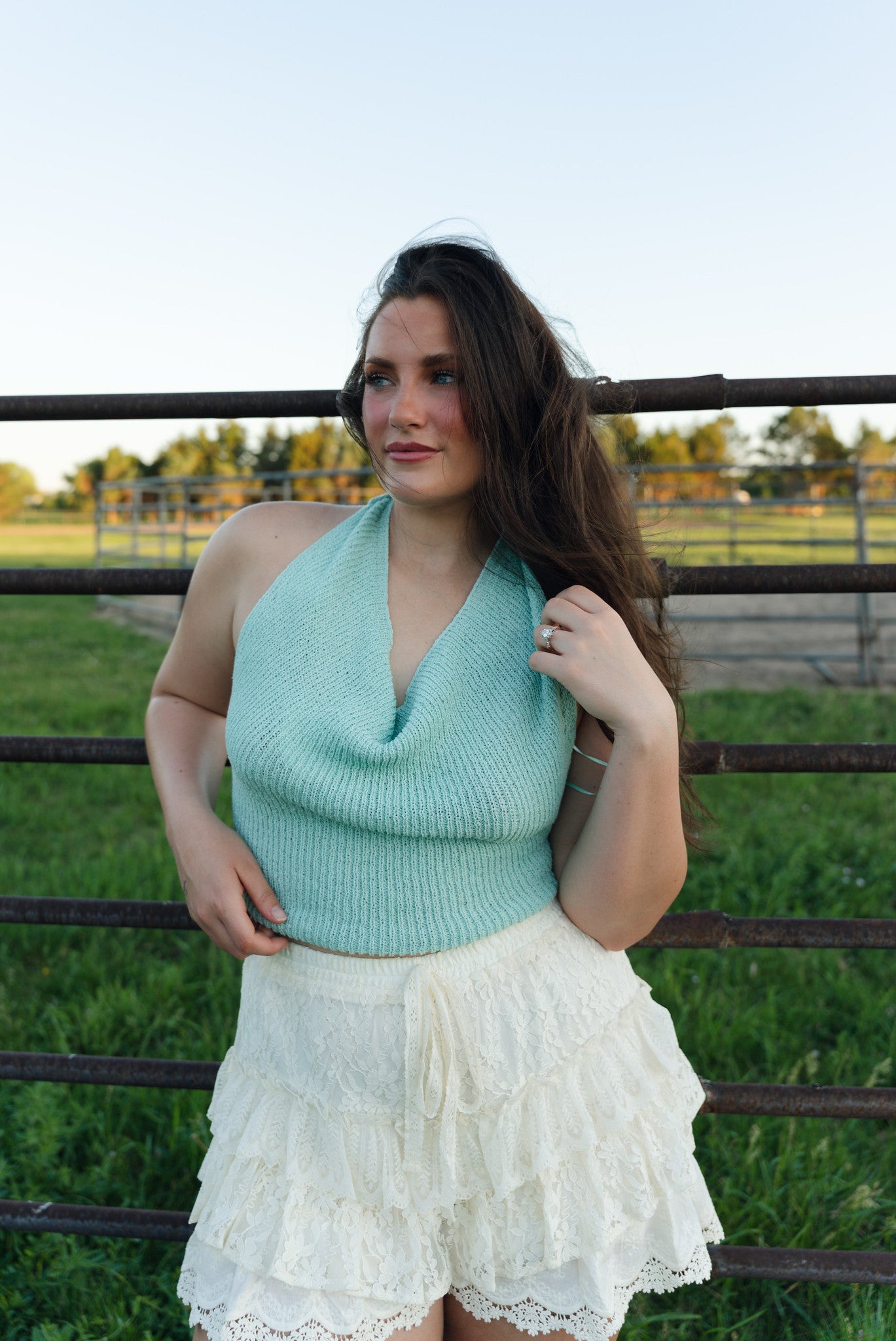 BACKLESS HALTER TOP
